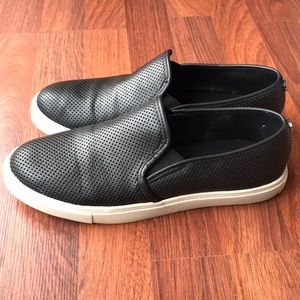 EUC Steve Madden Everest Slip Ons